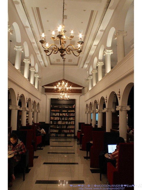 Moooon River Cafe & Books:【食記】oO。。台北 內湖 Moooon River Cafe & Books 這不是圖書館?!嚇~居然是用餐的地方!!假文青必來聖地!。o○。