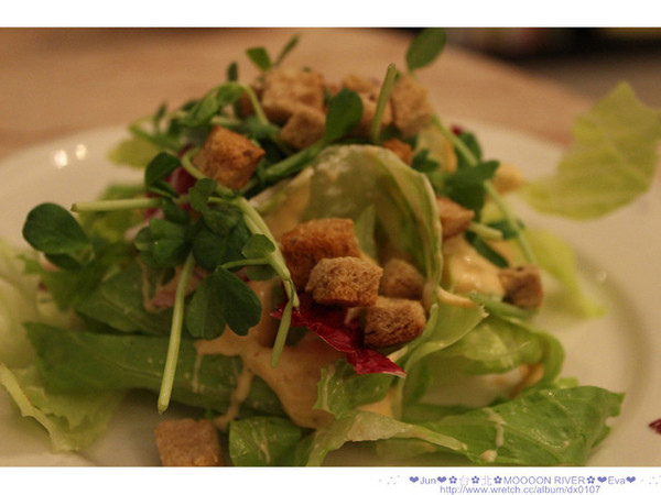 Moooon River Cafe & Books:【食記】oO。。台北 內湖 Moooon River Cafe & Books 這不是圖書館?!嚇~居然是用餐的地方!!假文青必來聖地!。o○。