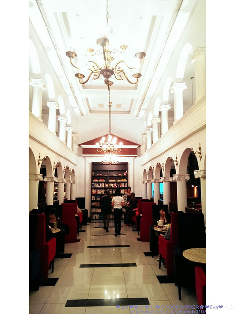 Moooon River Cafe & Books:【食記】oO。。台北 內湖 Moooon River Cafe & Books 這不是圖書館?!嚇~居然是用餐的地方!!假文青必來聖地!。o○。