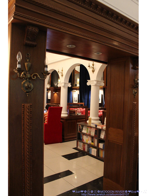 Moooon River Cafe & Books:【食記】oO。。台北 內湖 Moooon River Cafe & Books 這不是圖書館?!嚇~居然是用餐的地方!!假文青必來聖地!。o○。