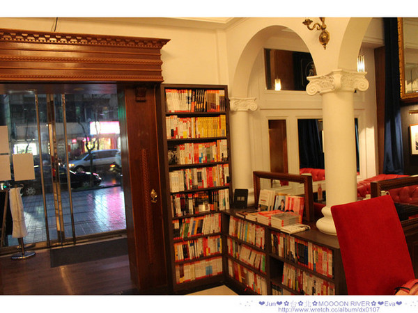 Moooon River Cafe & Books:【食記】oO。。台北 內湖 Moooon River Cafe & Books 這不是圖書館?!嚇~居然是用餐的地方!!假文青必來聖地!。o○。