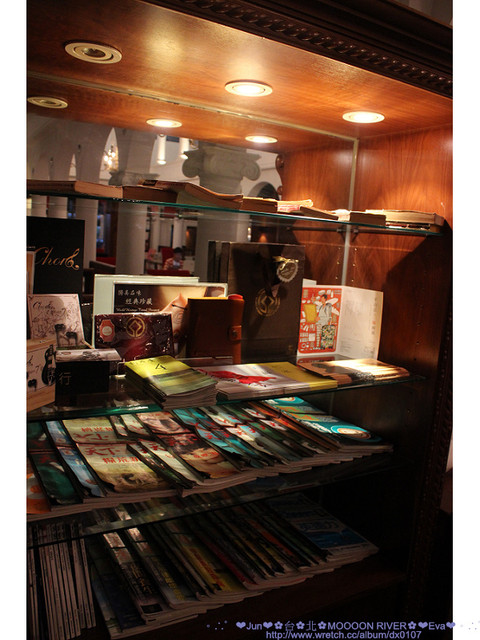 Moooon River Cafe & Books:【食記】oO。。台北 內湖 Moooon River Cafe & Books 這不是圖書館?!嚇~居然是用餐的地方!!假文青必來聖地!。o○。