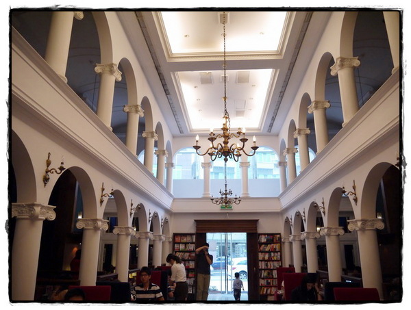 Moon River：【內湖】 Moooon River Cafe & Books－颱風天也要文青模式