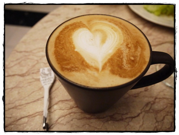 Moon River：【內湖】 Moooon River Cafe & Books－颱風天也要文青模式