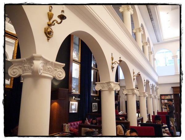 Moon River：【內湖】 Moooon River Cafe & Books－颱風天也要文青模式