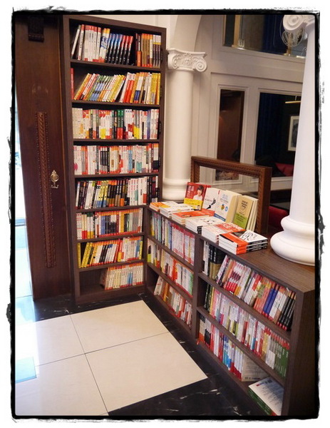 Moon River：【內湖】 Moooon River Cafe & Books－颱風天也要文青模式