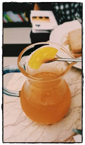 Moon River：【內湖】 Moooon River Cafe & Books－颱風天也要文青模式