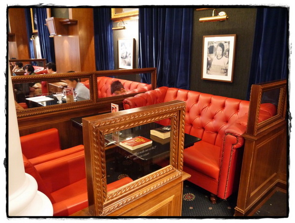 Moon River：【內湖】 Moooon River Cafe & Books－颱風天也要文青模式