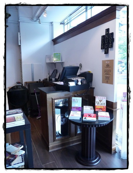 Moon River：【內湖】 Moooon River Cafe & Books－颱風天也要文青模式