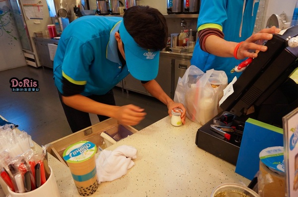 嗆司果茶(台北微風店):手搖飲料 瓶罐裝 喝不完也能帶著走-嗆司果茶(台北微風店)