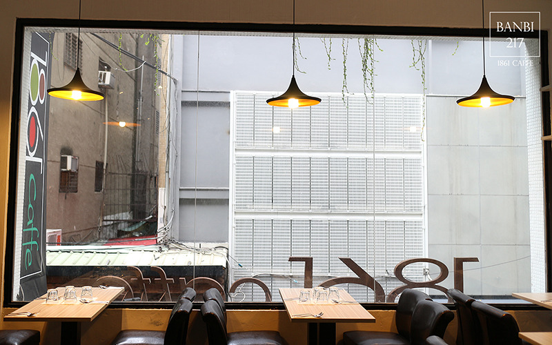 Banbi217 美食旅遊: 1861 caffe 西門町咖啡館餐廳,菜單,義大利麵,厚煎餅,燉飯,Pizza披薩,下午茶(捷運西門站)[邀約]