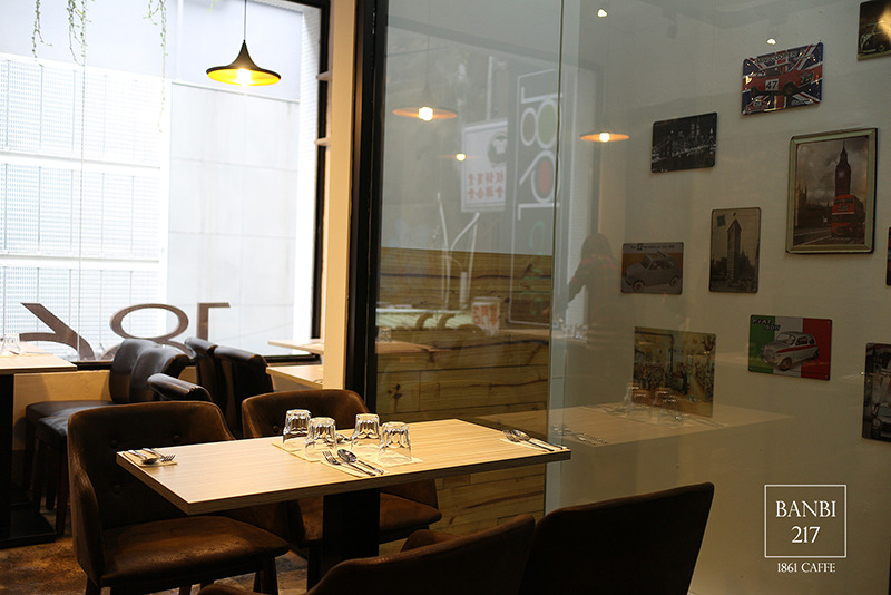 Banbi217 美食旅遊: 1861 caffe 西門町咖啡館餐廳,菜單,義大利麵,厚煎餅,燉飯,Pizza披薩,下午茶(捷運西門站)[邀約]