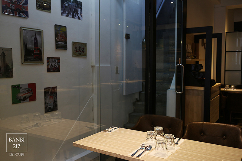 Banbi217 美食旅遊: 1861 caffe 西門町咖啡館餐廳,菜單,義大利麵,厚煎餅,燉飯,Pizza披薩,下午茶(捷運西門站)[邀約]