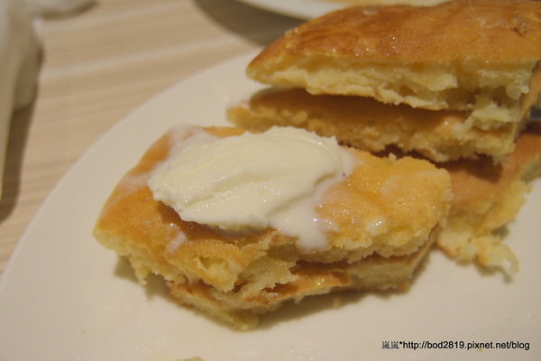 1861 caffe:【台北萬華】1861 caffe-西門町巷弄間的復古隱密小店,煎餅綿密美味(有點像鬆餅),義大利麵表現亮眼!下午茶好去處