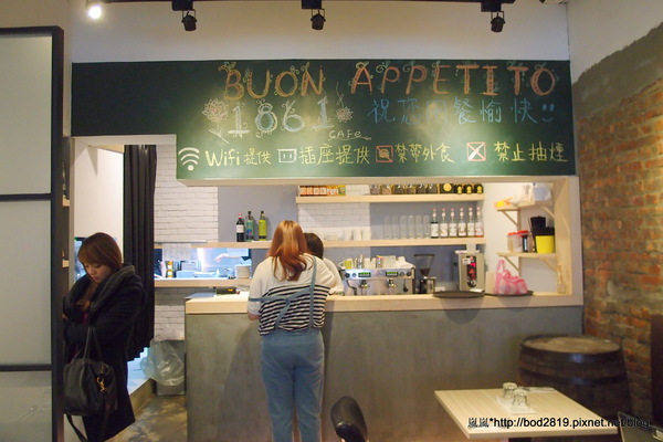 1861 caffe:【台北萬華】1861 caffe-西門町巷弄間的復古隱密小店,煎餅綿密美味(有點像鬆餅),義大利麵表現亮眼!下午茶好去處