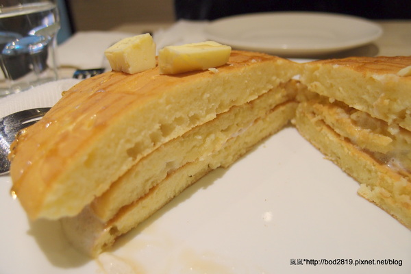 1861 caffe:【台北萬華】1861 caffe-西門町巷弄間的復古隱密小店,煎餅綿密美味(有點像鬆餅),義大利麵表現亮眼!下午茶好去處