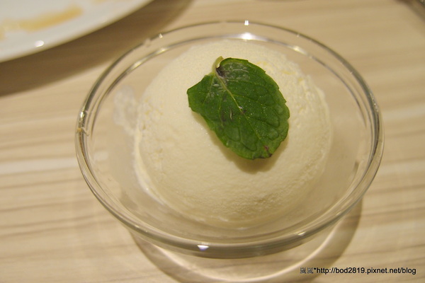 1861 caffe:【台北萬華】1861 caffe-西門町巷弄間的復古隱密小店,煎餅綿密美味(有點像鬆餅),義大利麵表現亮眼!下午茶好去處