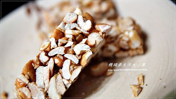 志明花生糖：【志明花生糖】不黏牙的好滋味～遵古法手工製作，傳三代的好手藝