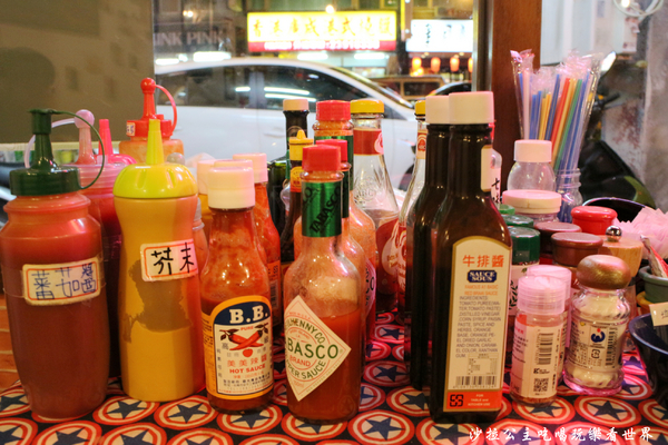 水牛城美式碳烤牛排(台北店):大份量美食『水牛城美式碳烤牛排』20盎司牛肋排/捷運古亭站