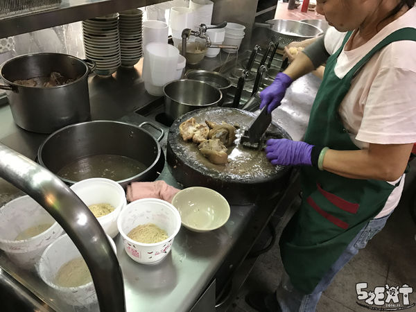 食記南屯豬腳4.jpg