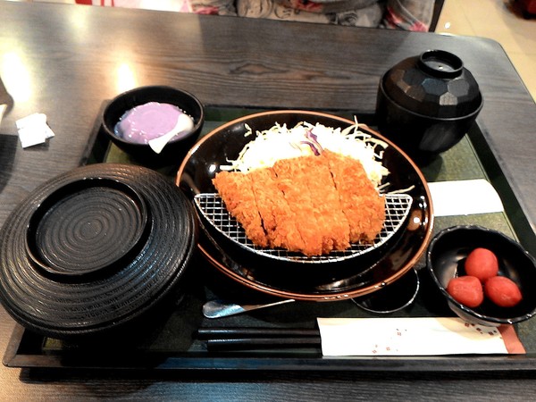 福勝亭：幸福幸運的日式豬排專賣   .. 福勝亭~