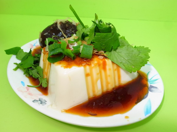 阿牛牛肉麵：＜台北｜牛肉麵＞２０１３清燉牛肉麵冠軍！！！阿牛牛肉麵