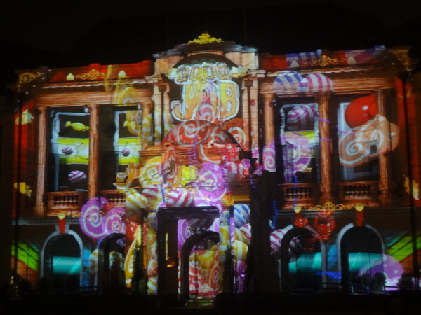 2013築光臺中3D光雕藝術節：1021101[官本金文愛台灣]臺灣首創2013築光臺中3D光雕藝術節把100年古蹟台中州廳生日慶典一同穿梭3D華麗的時光隧道