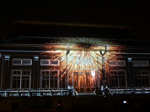 2013築光臺中3D光雕藝術節(演武場)：1021108[官本金文愛台灣]2013築光臺中3D光雕藝術節(演武場)劇情易懂解析度卻變差