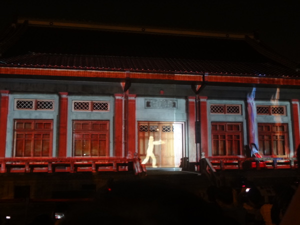 2013築光臺中3D光雕藝術節(演武場)：1021108[官本金文愛台灣]2013築光臺中3D光雕藝術節(演武場)劇情易懂解析度卻變差
