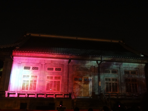 2013築光臺中3D光雕藝術節(演武場)：1021108[官本金文愛台灣]2013築光臺中3D光雕藝術節(演武場)劇情易懂解析度卻變差