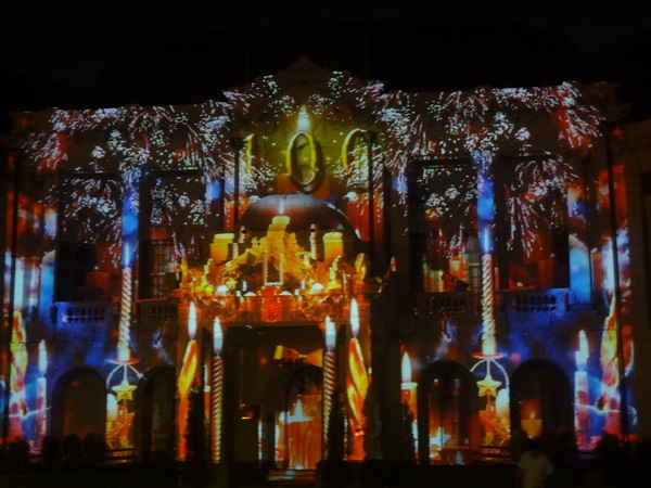 2013築光臺中3D光雕藝術節：1021101[官本金文愛台灣]臺灣首創2013築光臺中3D光雕藝術節把100年古蹟台中州廳生日慶典一同穿梭3D華麗的時光隧道