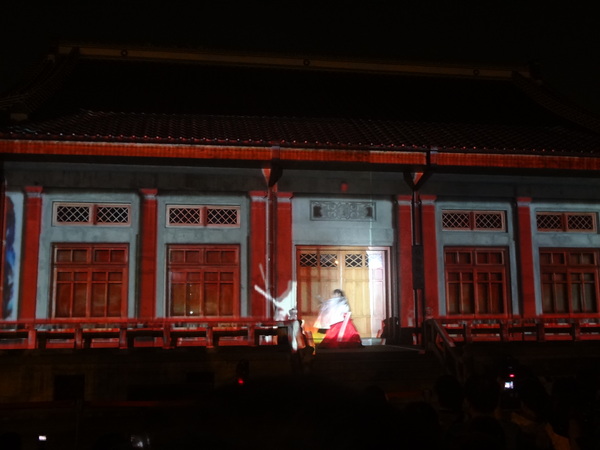 2013築光臺中3D光雕藝術節(演武場)：1021108[官本金文愛台灣]2013築光臺中3D光雕藝術節(演武場)劇情易懂解析度卻變差