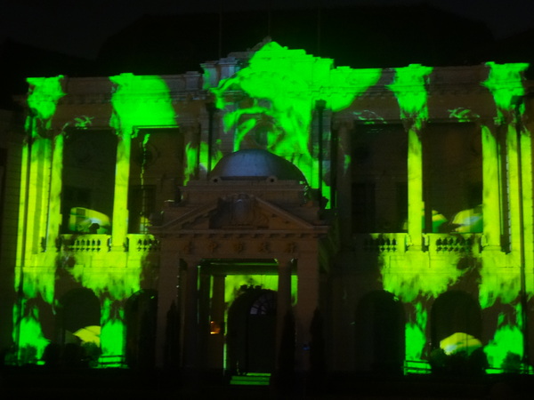 2013築光臺中3D光雕藝術節：1021101[官本金文愛台灣]臺灣首創2013築光臺中3D光雕藝術節把100年古蹟台中州廳生日慶典一同穿梭3D華麗的時光隧道