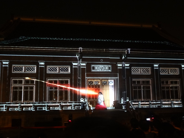 2013築光臺中3D光雕藝術節(演武場)：1021108[官本金文愛台灣]2013築光臺中3D光雕藝術節(演武場)劇情易懂解析度卻變差