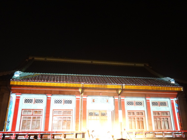 2013築光臺中3D光雕藝術節(演武場)：1021108[官本金文愛台灣]2013築光臺中3D光雕藝術節(演武場)劇情易懂解析度卻變差