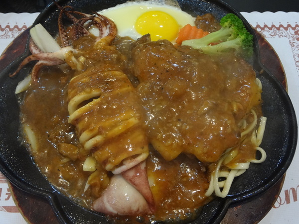 魔牛牛排館：1021126[官本金文愛台灣]魔牛牛排館老闆超有愛心不分貧富貴賤讓大家都能享用到滿滿愛心的排餐