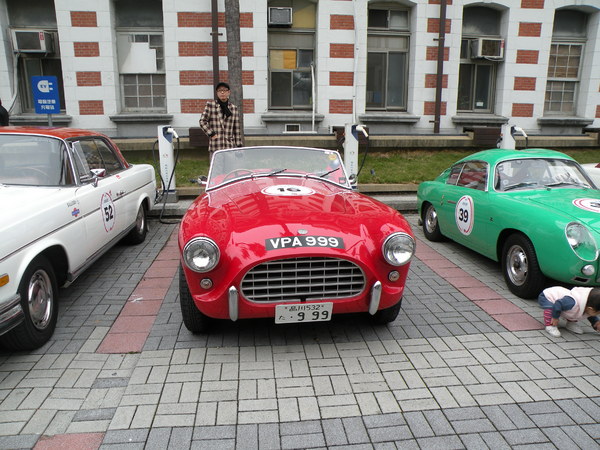 感謝臺灣2013 RALLY NIPPON古董車環台(臺中場)：1021128[官本金文愛台灣]2013 RALLY NIPPON古董車環台創辦人小林雄介感謝臺灣於日本311震災時大力協助賑災