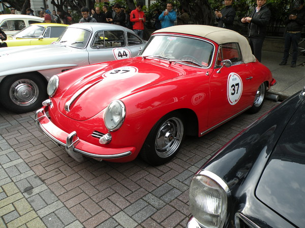 感謝臺灣2013 RALLY NIPPON古董車環台(臺中場)：1021128[官本金文愛台灣]2013 RALLY NIPPON古董車環台創辦人小林雄介感謝臺灣於日本311震災時大力協助賑災