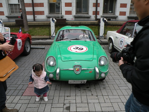感謝臺灣2013 RALLY NIPPON古董車環台(臺中場)：1021128[官本金文愛台灣]2013 RALLY NIPPON古董車環台創辦人小林雄介感謝臺灣於日本311震災時大力協助賑災