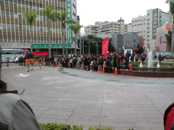 感謝臺灣2013 RALLY NIPPON古董車環台(臺中場)：1021128[官本金文愛台灣]2013 RALLY NIPPON古董車環台創辦人小林雄介感謝臺灣於日本311震災時大力協助賑災