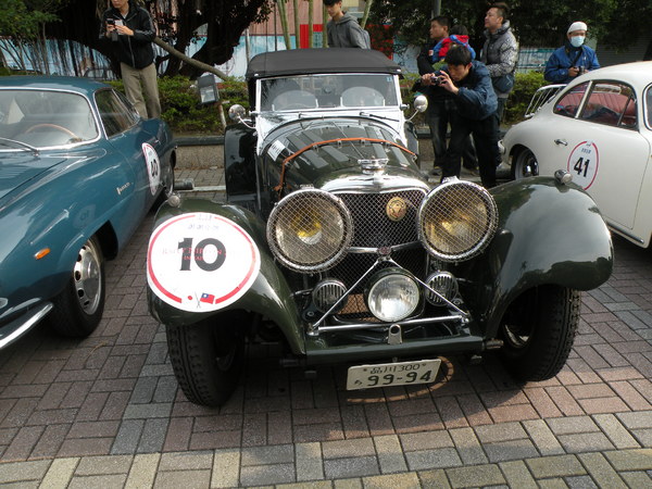 感謝臺灣2013 RALLY NIPPON古董車環台(臺中場)：1021128[官本金文愛台灣]2013 RALLY NIPPON古董車環台創辦人小林雄介感謝臺灣於日本311震災時大力協助賑災