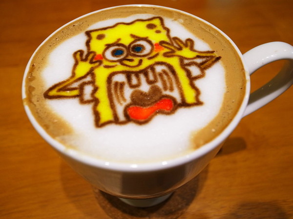 麥克菲咖啡館:<台中|西屯>限量客製化彩色拉花~超卡挖娃海綿飽飽拉花~麥克菲輕食咖啡 McFee Cafe