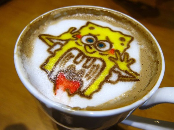 麥克菲咖啡館:<台中|西屯>限量客製化彩色拉花~超卡挖娃海綿飽飽拉花~麥克菲輕食咖啡 McFee Cafe