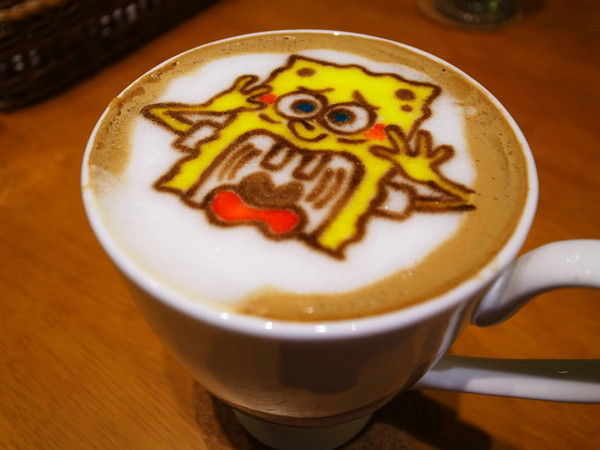 麥克菲咖啡館:<台中|西屯>限量客製化彩色拉花~超卡挖娃海綿飽飽拉花~麥克菲輕食咖啡 McFee Cafe