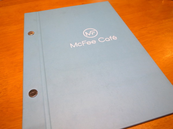 麥克菲咖啡館:<台中|西屯>限量客製化彩色拉花~超卡挖娃海綿飽飽拉花~麥克菲輕食咖啡 McFee Cafe