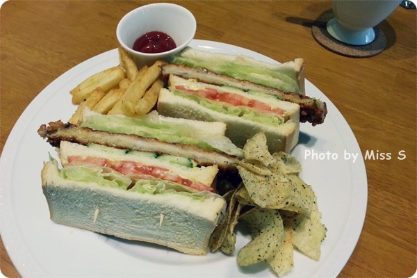 1518266_10201363852202315_2117798105_o