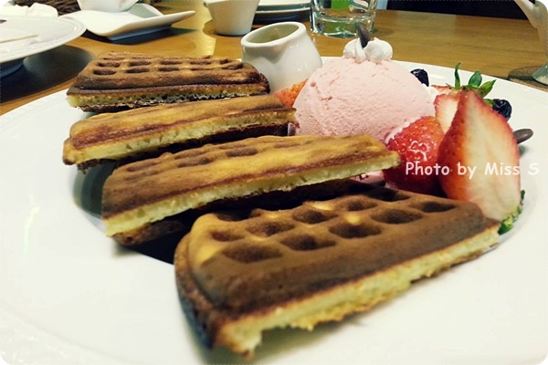 1911999_10201363842682077_280141893_o