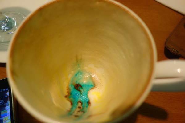 麥克菲咖啡館：1030325[官本金文愛台灣]還不能看到美國隊長2酷寒戰士先化身小小兵美國隊長到McFee Cafe'麥克菲咖啡館喝咖啡拯救地球一下