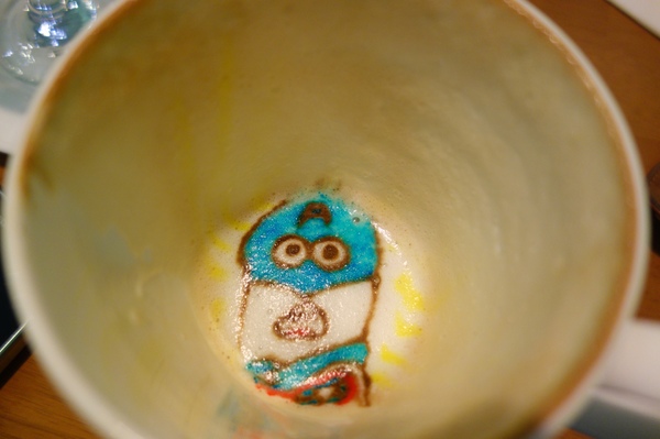 麥克菲咖啡館：1030325[官本金文愛台灣]還不能看到美國隊長2酷寒戰士先化身小小兵美國隊長到McFee Cafe'麥克菲咖啡館喝咖啡拯救地球一下