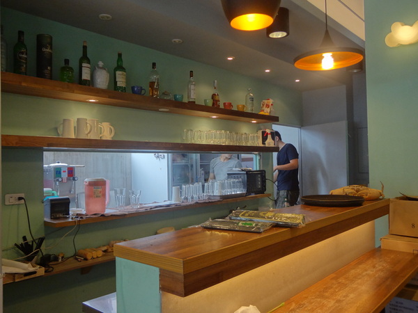 白茶趣：1020826[官本金文愛台灣]等了快一小時餐都沒有上的白茶趣又是慘淡悲慘第二雷